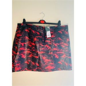 Multicolored black and red camo mini skirt